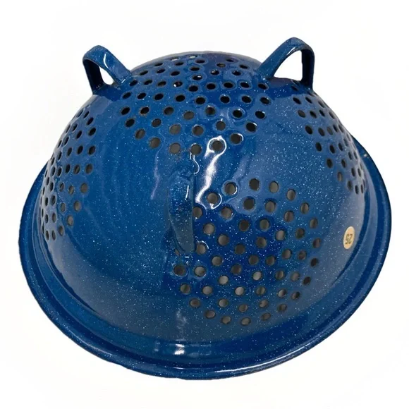Vintage Cinsa Blue Speckled Enamel Colander 3-Legged Camping Utilitarian - Picture 3 of 6